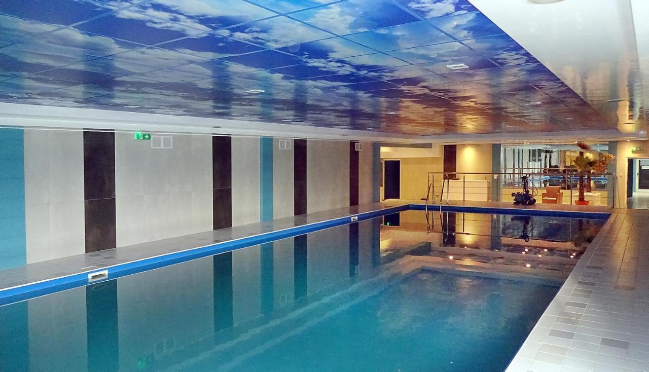Hotel Mikorzyn Ślesin Exteriör bild