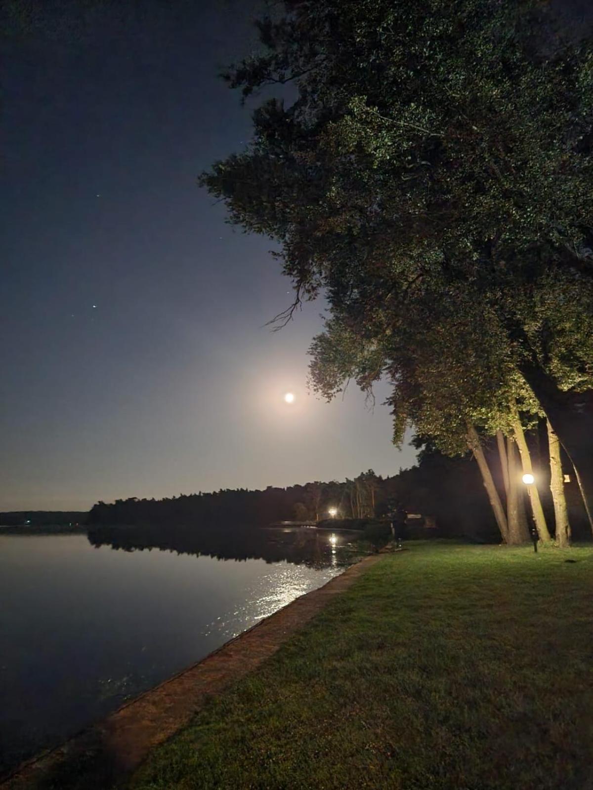 Hotel Mikorzyn Ślesin Exteriör bild
