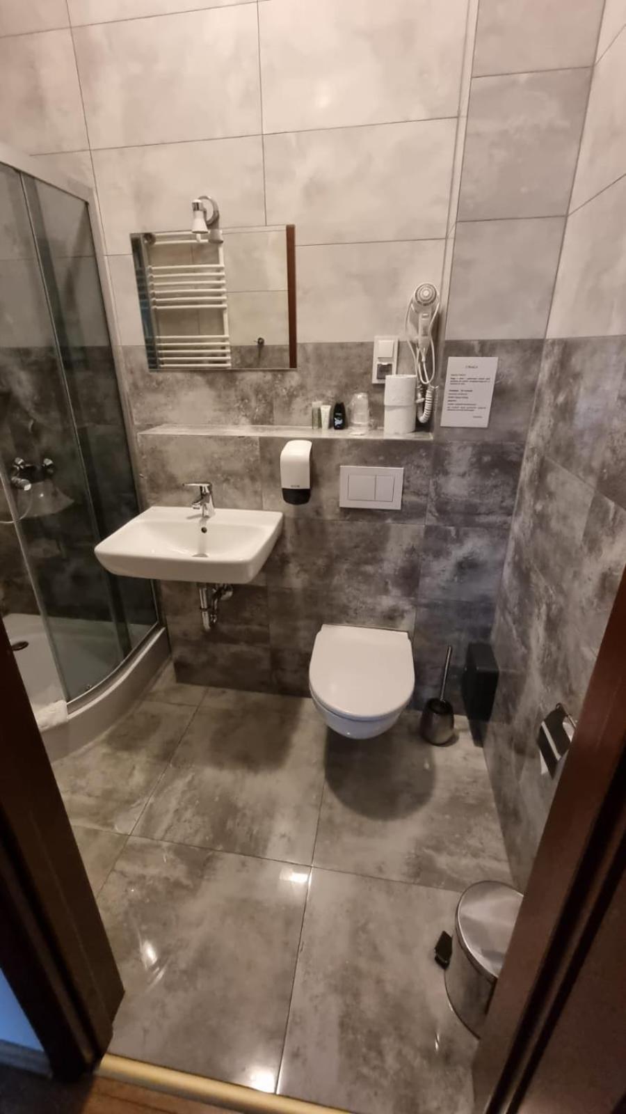 Hotel Mikorzyn Ślesin Exteriör bild