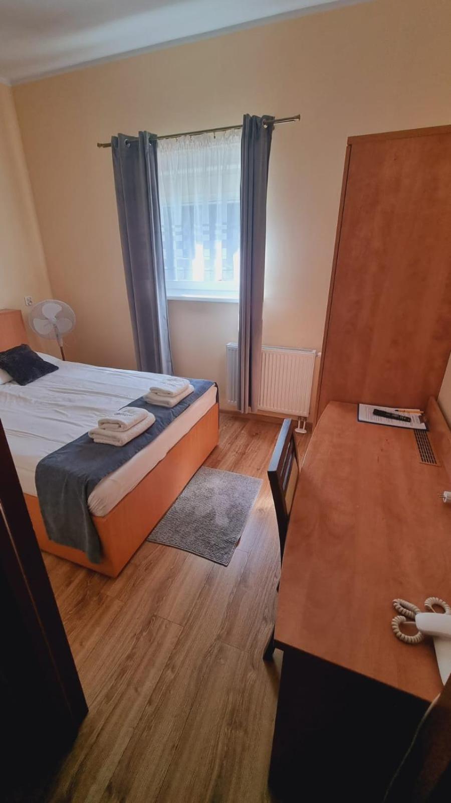 Hotel Mikorzyn Ślesin Exteriör bild