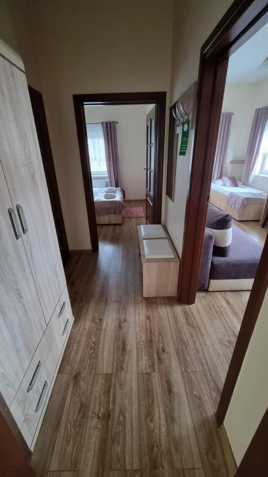 Hotel Mikorzyn Ślesin Exteriör bild