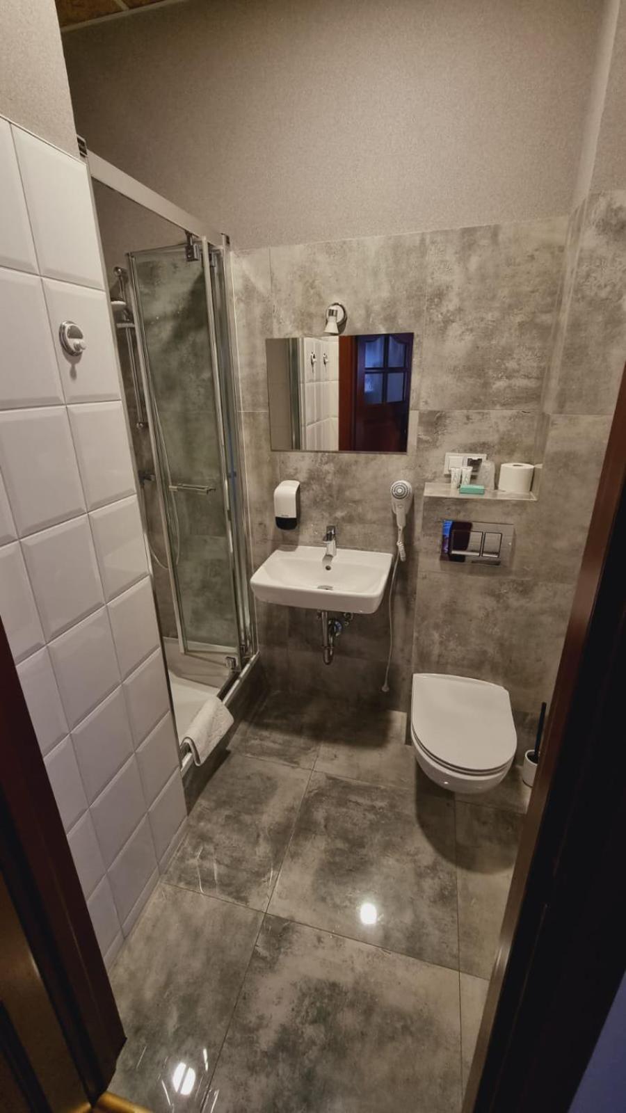 Hotel Mikorzyn Ślesin Exteriör bild